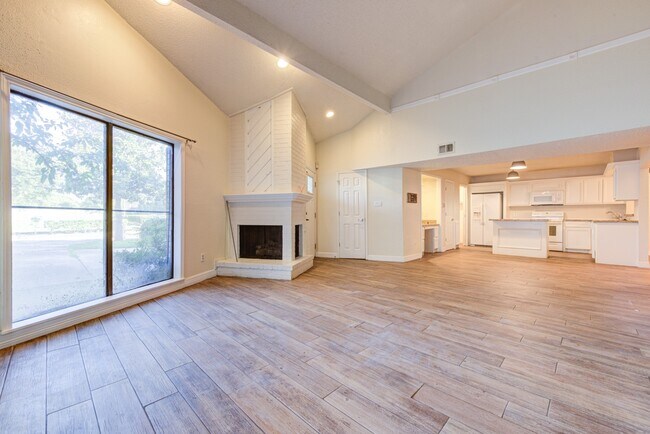 Building Photo - 10822 Kirktown Dr