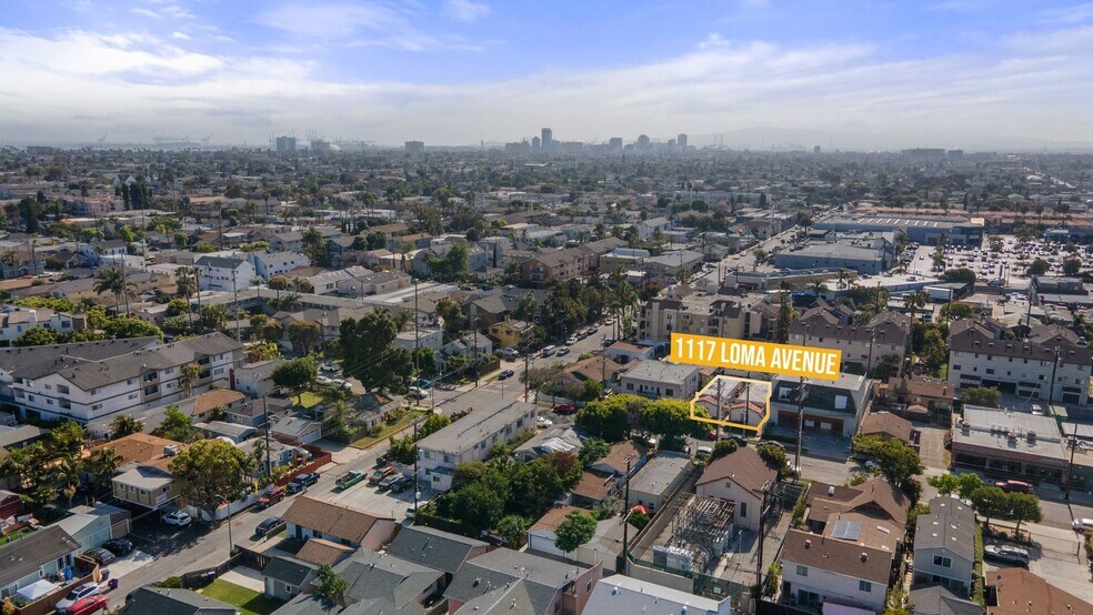 Building Photo - 1109 Loma Ave