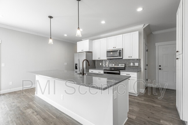 Building Photo - 1908 Cypress Ln