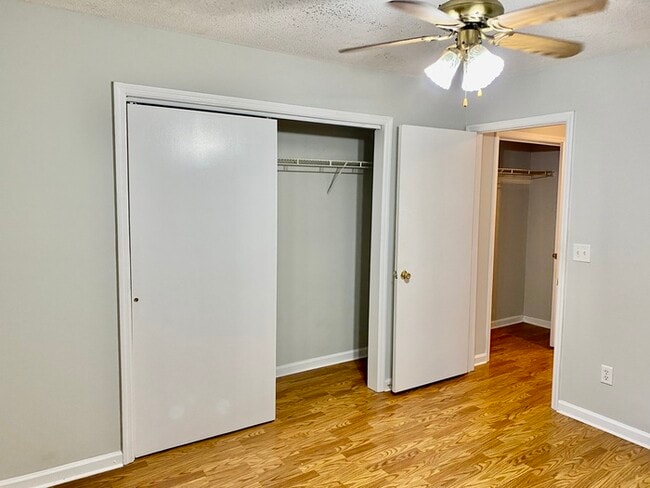 Building Photo - Red Bank 1Bed/1Bath Apartment