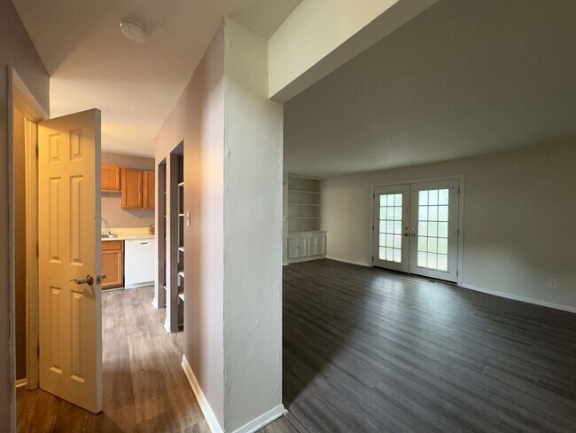 Building Photo - 1830 Eloise Ln