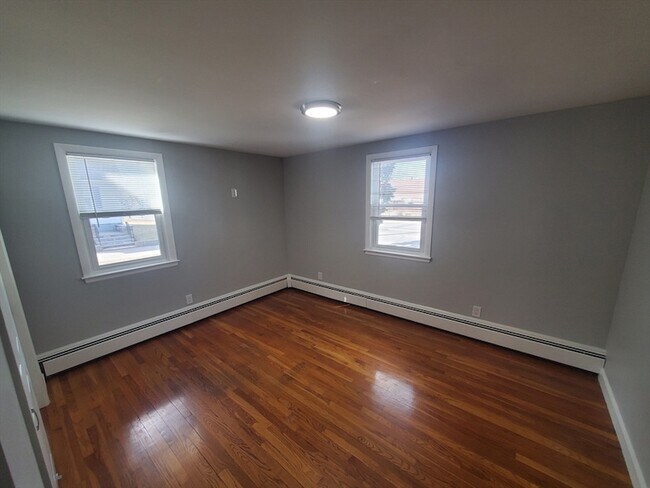 Building Photo - 433 B Sea St