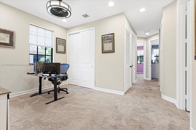 Building Photo - 13013 Riverwalk Cir S