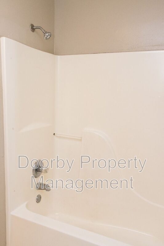 Building Photo - 2202 Elder St