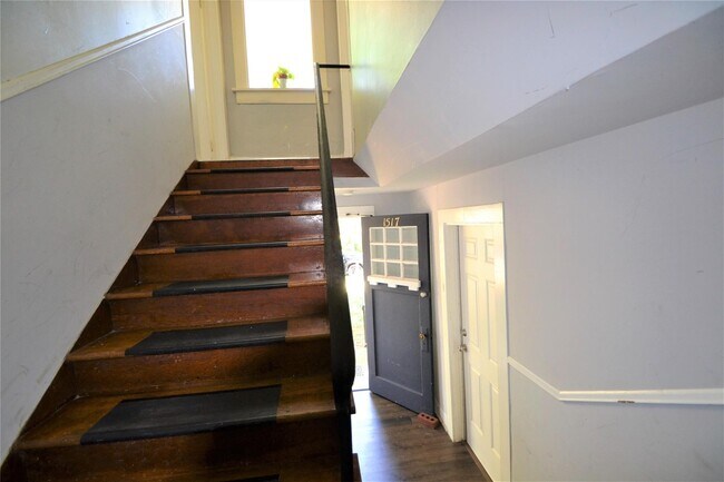 Building Photo - 1517 Bonnie Brae St