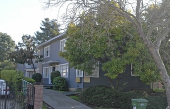Building Photo - Welcome To Your New Home In The Heart Of B...