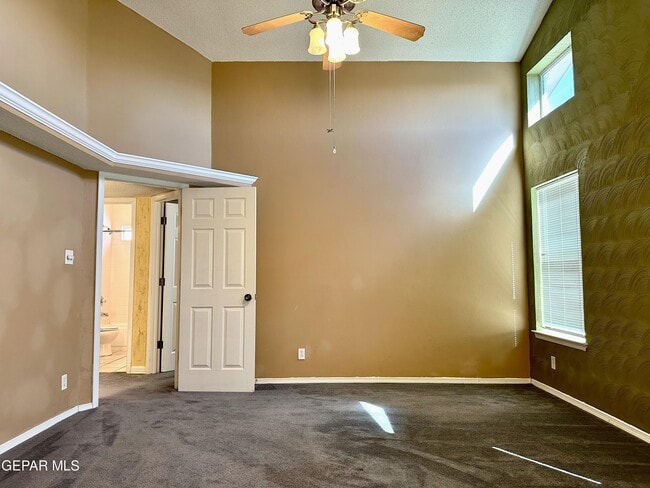 Building Photo - 12374 Paseo Lindo Dr