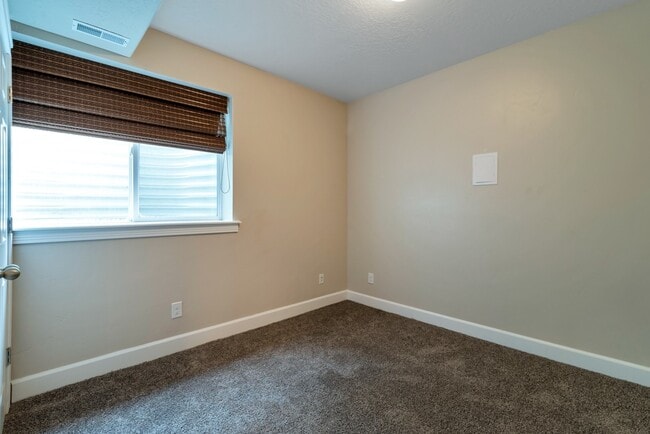 Building Photo - Jewel up in Alpine