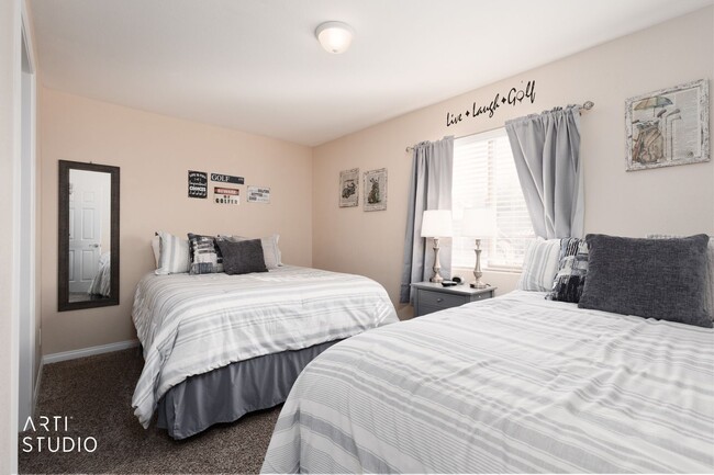 Building Photo - Beautiful 3-bedroom 2-bathroom located in ...