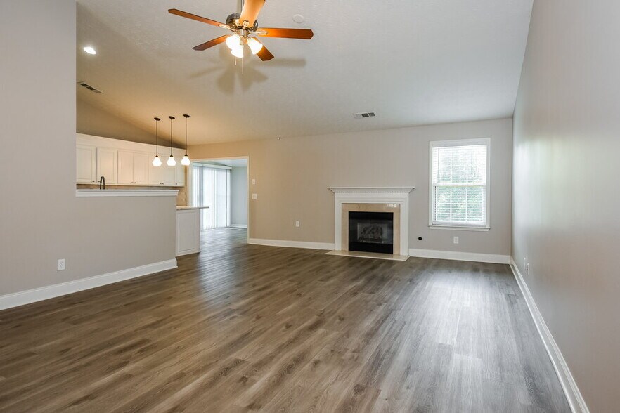Building Photo - 3223 Deer Valley Dr NW
