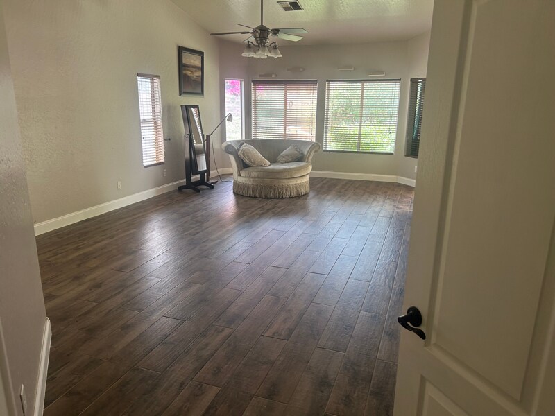 Building Photo - 758 S Lagoon Dr