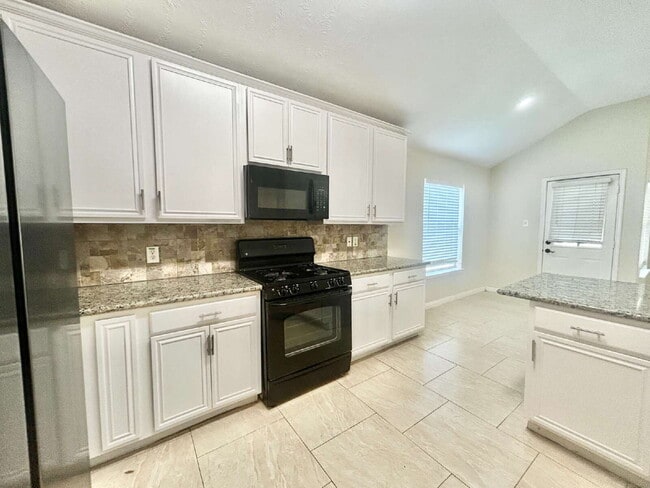 Building Photo - 18235 Bonham Oaks Ct