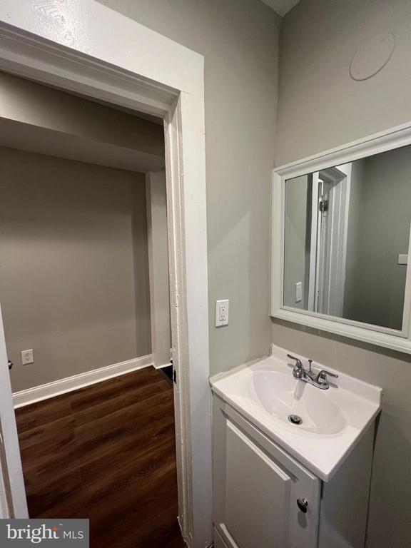 Building Photo - 1812 Rutland Ave