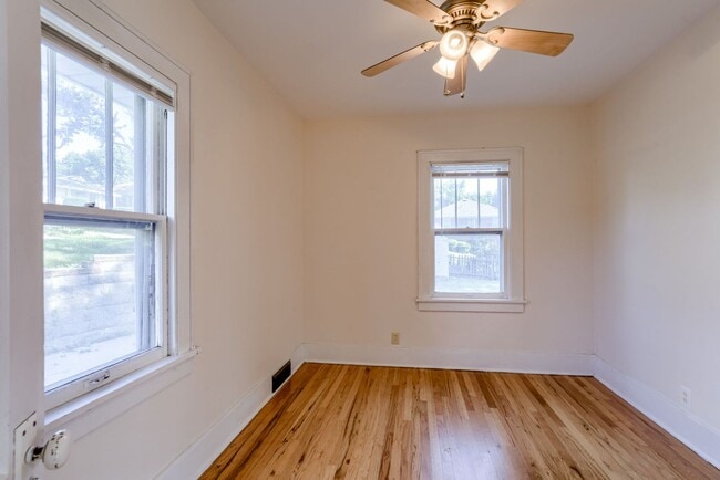 Building Photo - Great Location Close To Aksarben Village!!