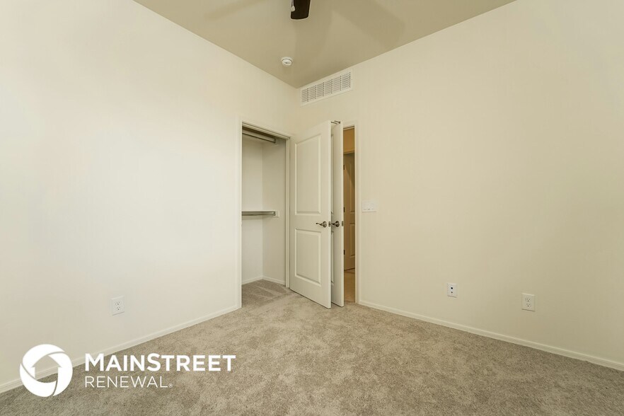 Building Photo - 10707 W Dickerson Dr