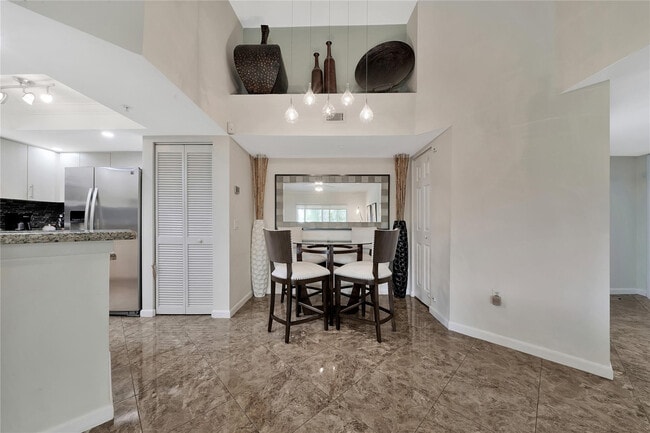 Building Photo - 2005 SE 10th Ave