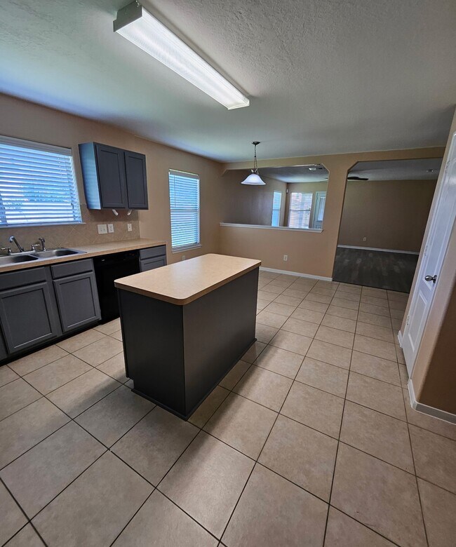 Building Photo - 21362 Slate Crossing Ln