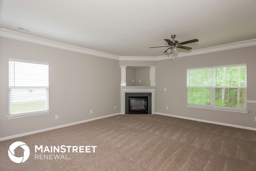 Building Photo - 12416 Oakton Hunt Dr