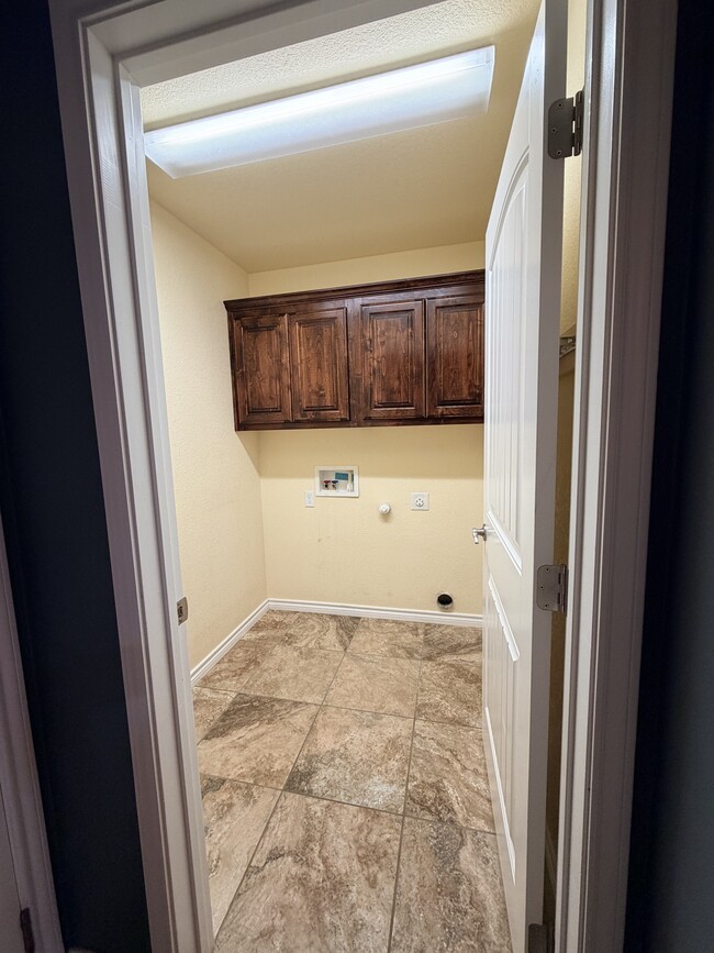 Building Photo - 426 E University Dr