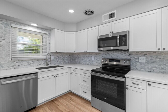 Building Photo - 303 Danworth Ct