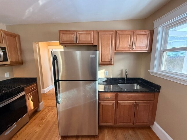 Building Photo - 25 Ronan St