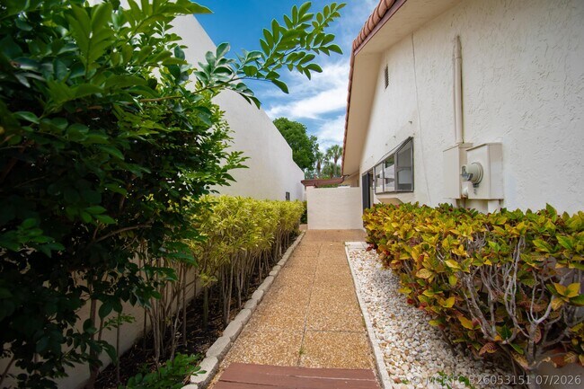 Building Photo - 21440 Campo Allegro Dr