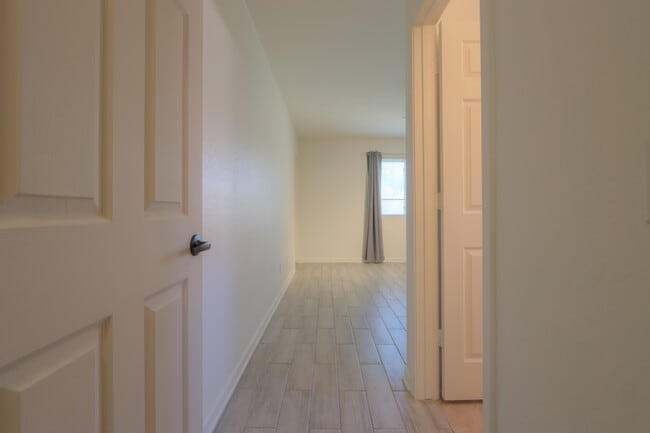 Building Photo - 43749 W Magnolia Rd