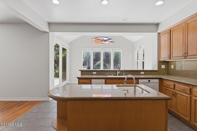 Building Photo - 1775 Red Robin Pl