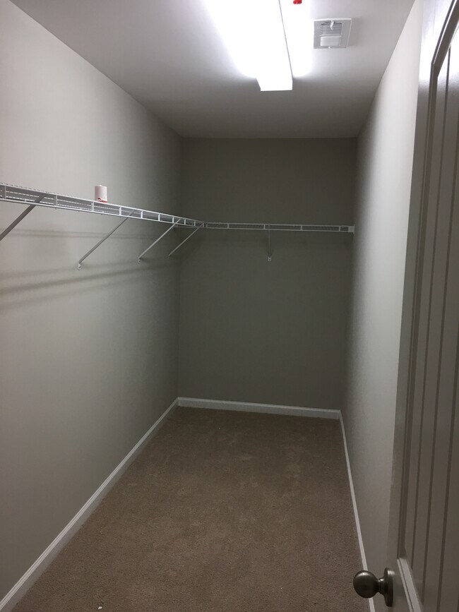 Building Photo - 1256 Elderwood Way