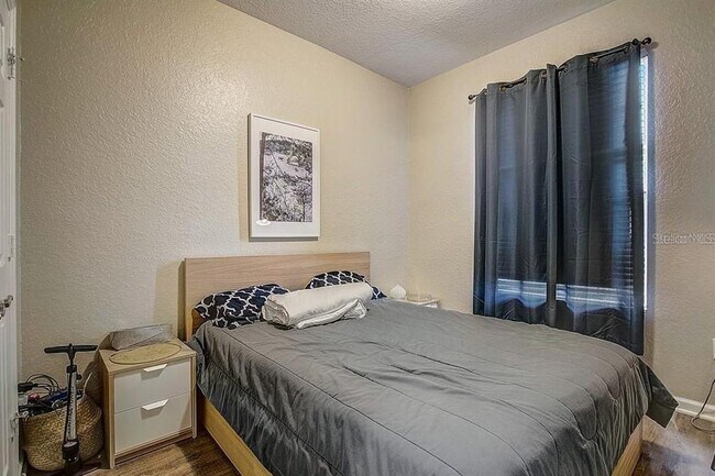 Building Photo - 8630 Buccilli Dr