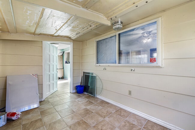 Building Photo - 2380 Middleton Ct