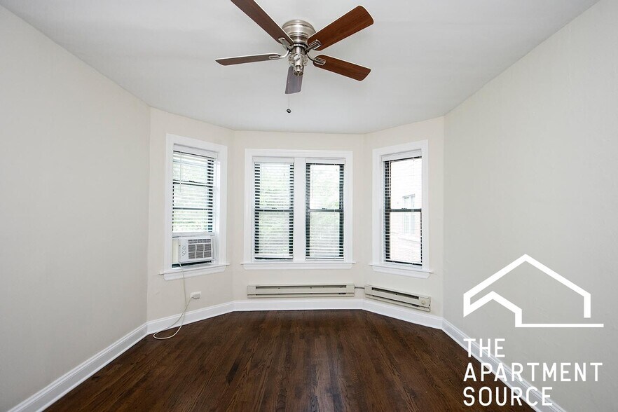 Building Photo - 3849 N Greenview Ave