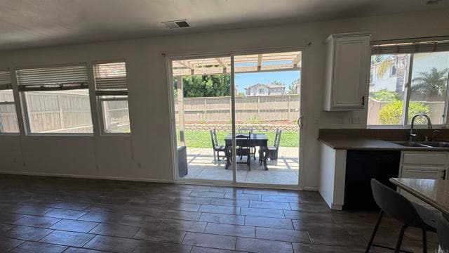 Building Photo - 973 Yosemite Dr