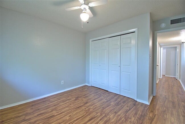Building Photo - 1707 Onion Creek Village Dr
