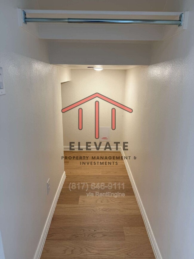 Building Photo - 724 4th St