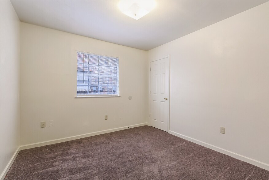 Building Photo - 4110 Hessmer Ave