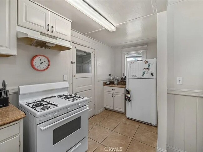 Building Photo - Charming 2 bedroom 1 bath bungalow in Mill...