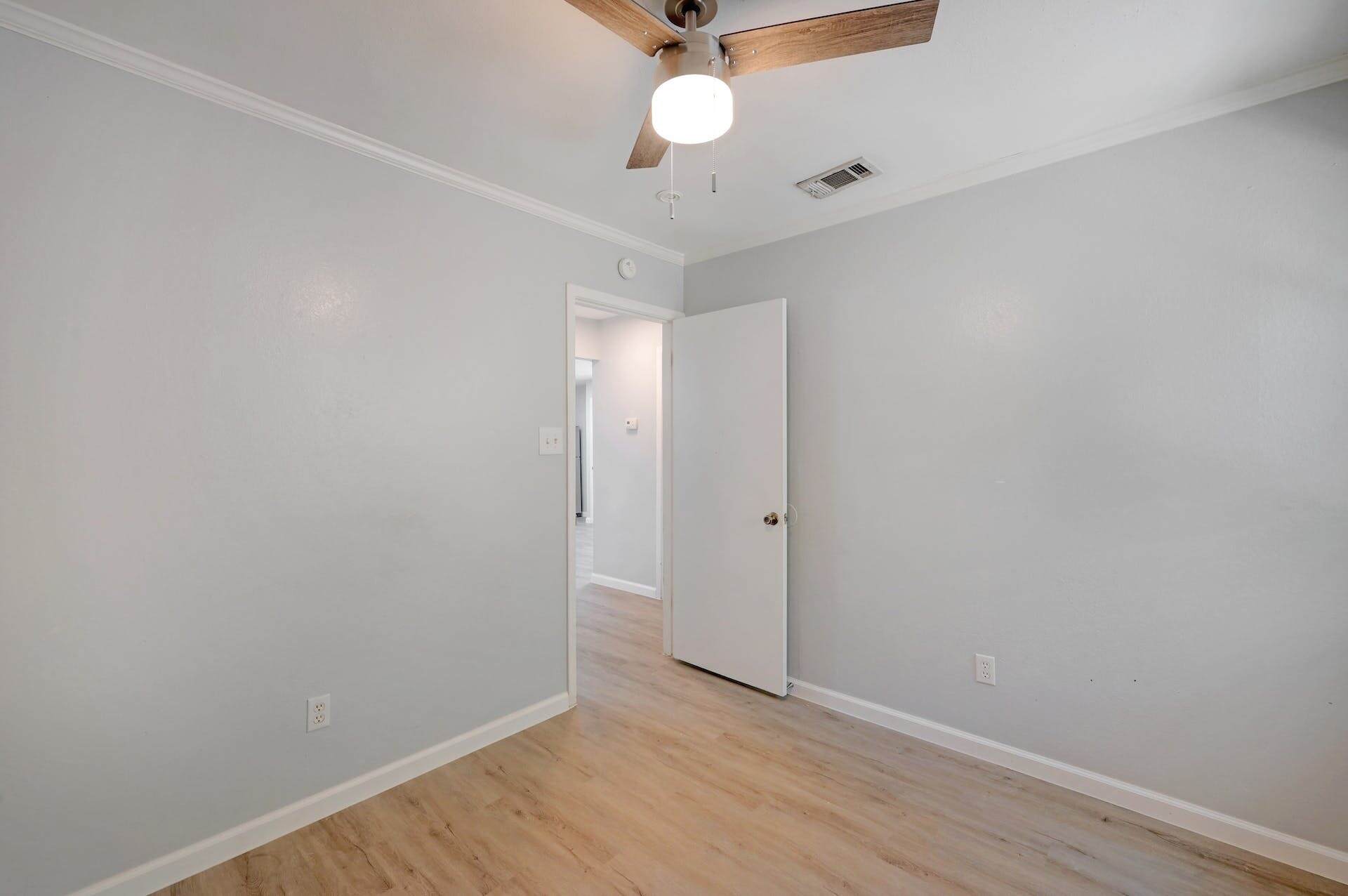 Building Photo - 801 Bracewood Cir