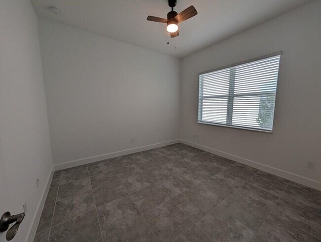 Building Photo - 4613 Citron Wy