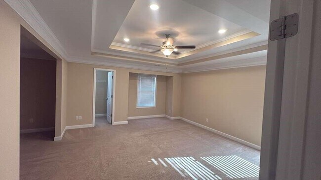 Building Photo - 4430 Sanderling St