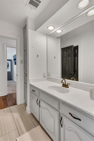 Building Photo - 4215 Green Meadow E