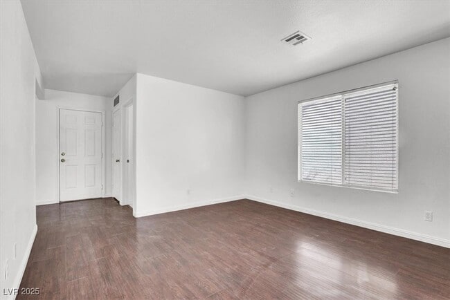 Building Photo - 8217 Beekman St