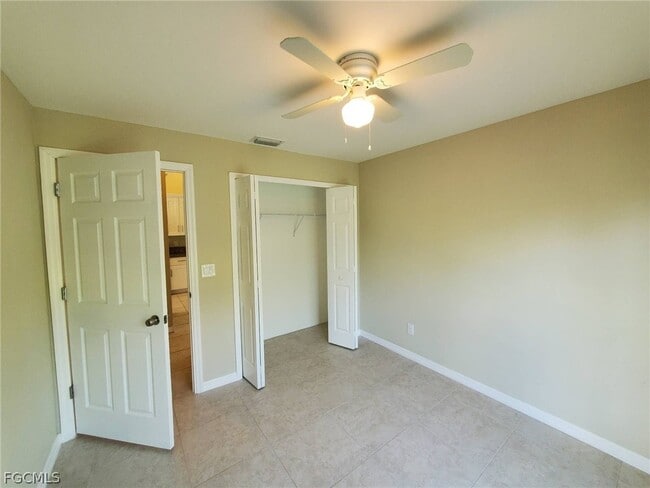 Building Photo - 4701 SE 4th Pl