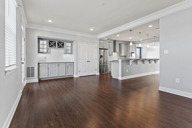 Building Photo - 7086 Executive Way