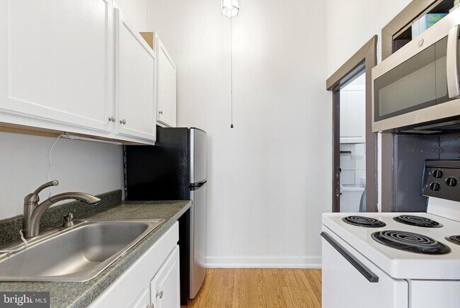 Building Photo - 105 N Loudoun St