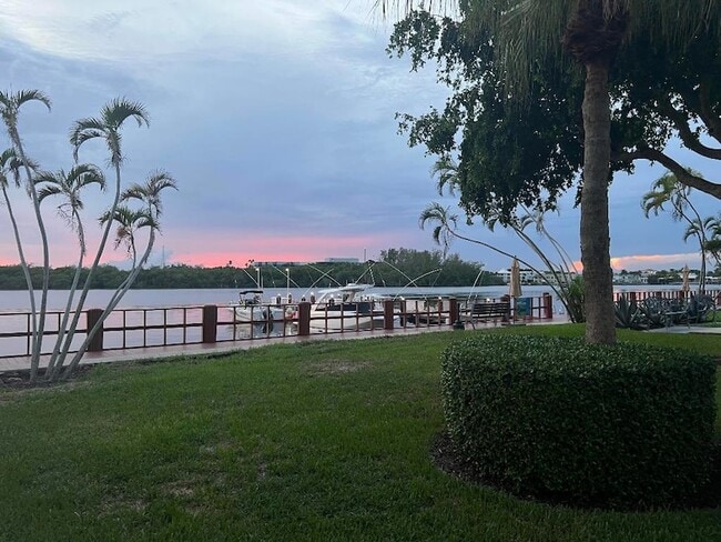 Building Photo - 2121 N Ocean Blvd