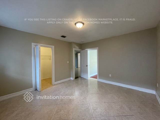 Building Photo - 10840 SW 32nd St