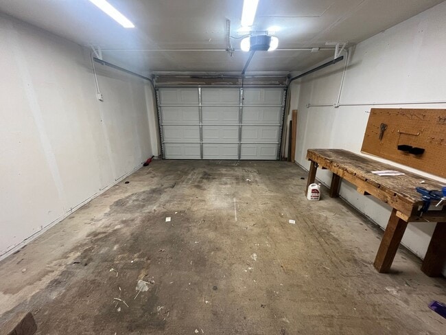 Building Photo - 4818 Suncrest Way