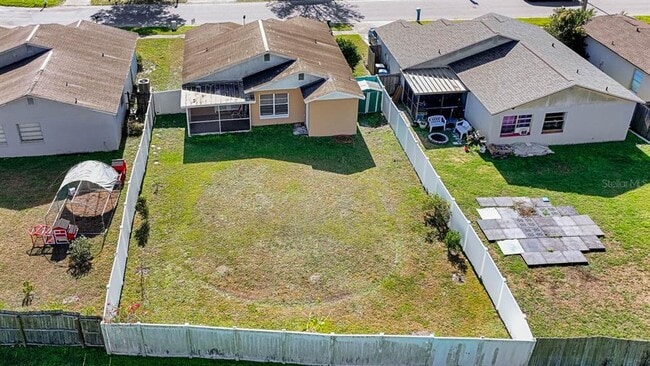 Building Photo - 1424 Vinetree Dr