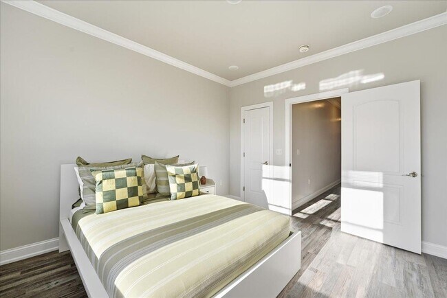 Building Photo - 3-5 Potter Pl